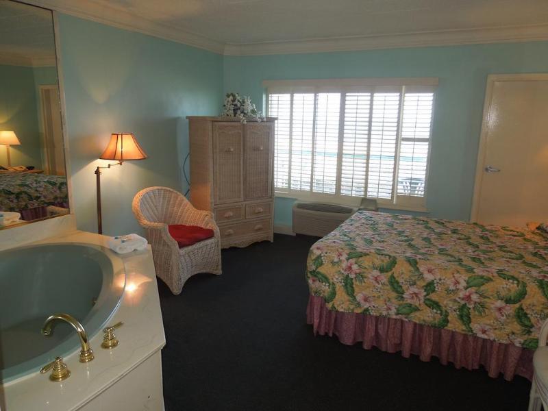 Baymont By Wyndham Virginia Beach Oceanfront Exterior photo